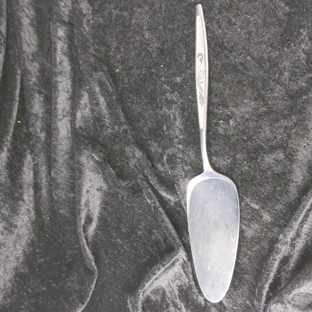 Vintage Carlton woodcrest stainless dessert server